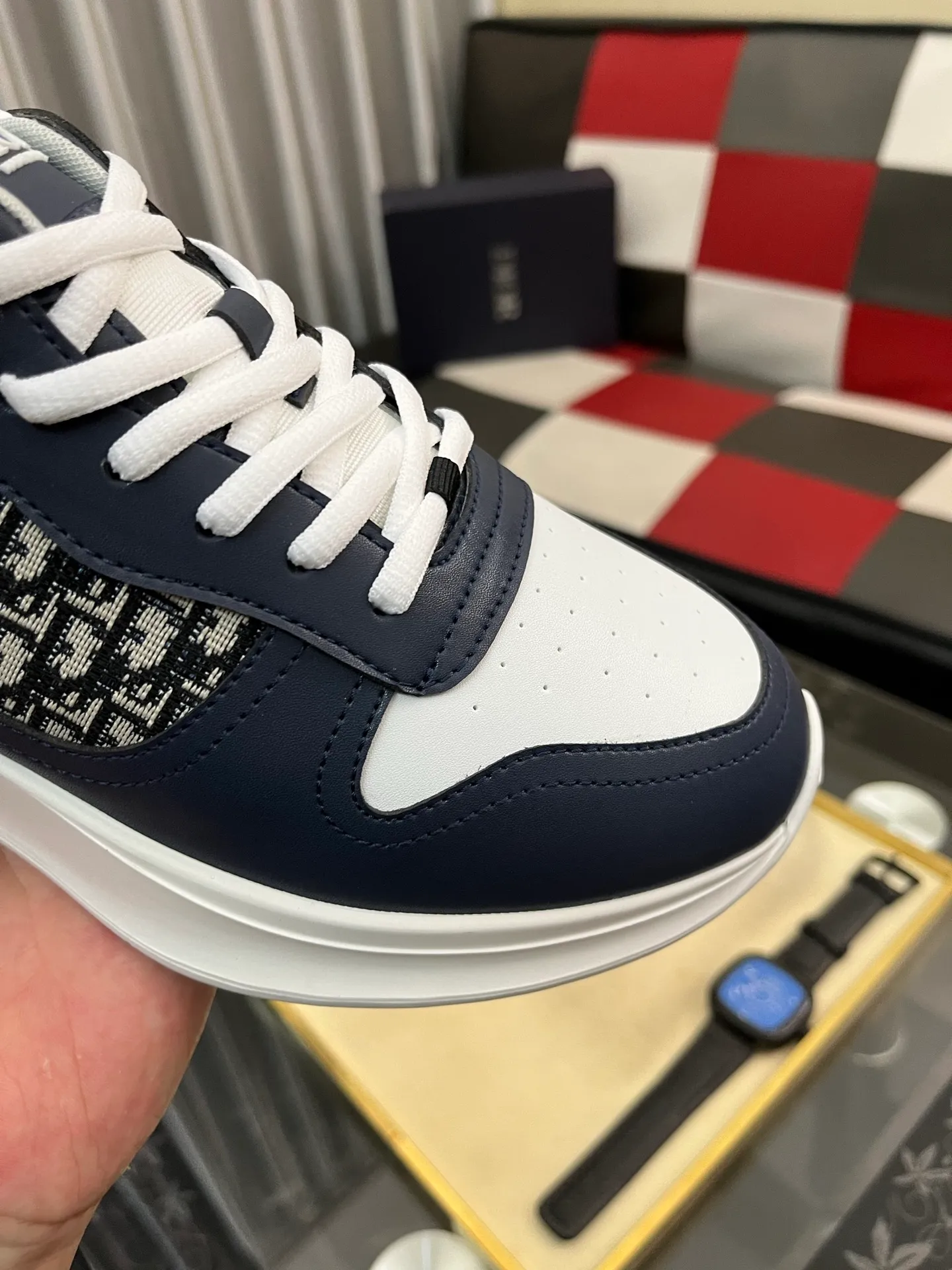 Men's shoes💰: 380⌚️⌚️[Dior] Dior's new men's genuine leather casual shoes, the highest version on the market, any comparison is welcome🆚! The original leather has excellent texture and is super high-end! Fetal sheep net lining imported from Italy, removable pad! Luxurious materials and fine workmanship, highly recommended! Code number: 38-445️⃣Colors available